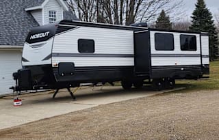 Luxury Keystone RV – Pet-Friendly Comfort