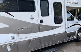 2004 Coachmen RV Leprechaun 315SS