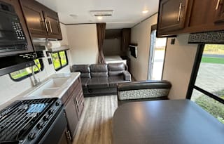 Spacious Clean New 29' Jayco Baja Travel Trailer