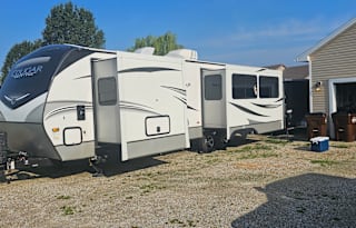 2021 Keystone RV Cougar Half-Ton 30RKD