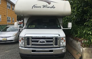 2017 Thor Motor Coach Four Winds 28A