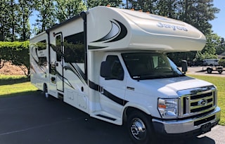 Jayco Greyhawk - Spacious and Comfort:  Sleeps 10