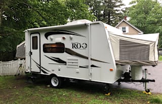 2012 Rockwood Roo Hybrid Trailer - Sleeps 6!