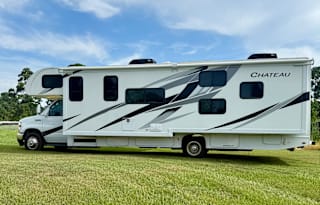 Convenience RV's Chateau 31EV