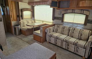 Live the lake life!