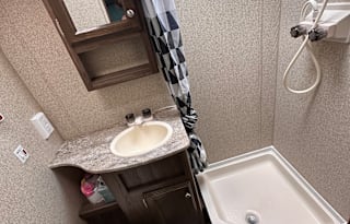 BIG MIKES ADVENTURES RV (For sale)