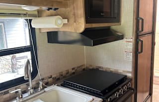 2020 Coachmen RV Leprechaun Ford 350