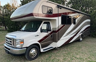 2019 Motorhome sleeps 10 extra large living space