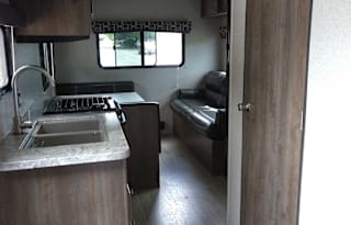 2018 Dutchmen RV Coleman Lantern Series 202RD