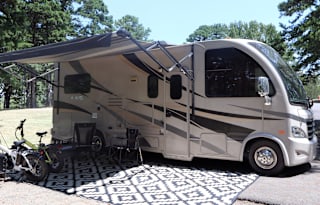 2015 Thor Motor Coach Axis 24.1