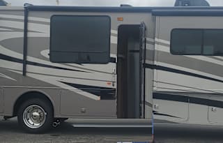 2015 Winnebago Vista 36Y