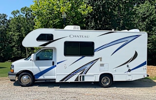 2020 Thor Motor Coach Chateau (24FT Easy Drive!)