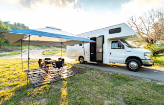 2019- 23ft-Fully stocked- easy to drive- sleeps 7