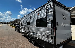 2021 JAYCO travel trailer and Toy Hauler