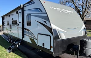 Delivery Only** Room for the entire family!!