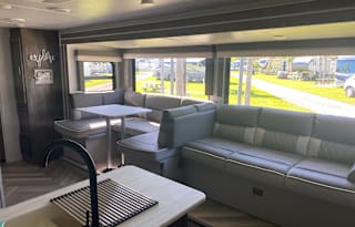2022 Forest River RV Wildwood X-Lite 273QBXL