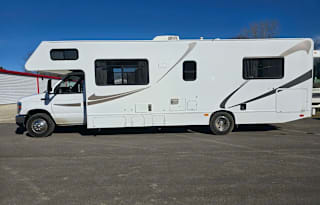 Fireside RV's 2019 Thor Majestic 28A - LMI1519