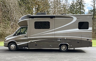 2017 Isata 3, Diesel, Auto-level, Fully Loaded.