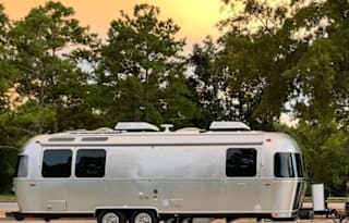 Airstream Globetrotter 27FB