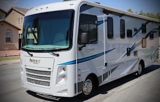 2022 Coachmen RV Pursuit