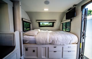 2023 Trailer Under 5000lbs (Sleeps 6 & Delivery)