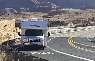 2016 Thor Majestic 28' Motorhome - Class C RV
