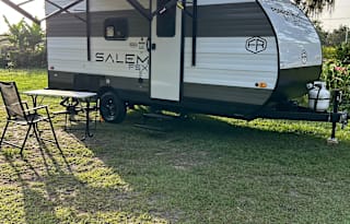 Cozy & Easy-to-Tow Salem FSX – Adventure Ready!