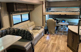 Sir Sleeps-A-Lot 2019 Coachmen Mirada 35BH Bunks