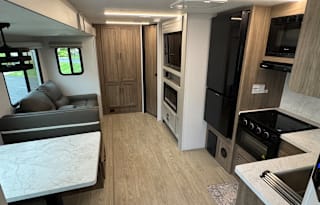 2025 Freedom Express 1.5 Bath, Fully Equipped!