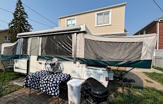 Cozy, Classic Coleman Pop-Up for 8!