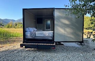 THE RIVERS NEST: Tiny Home On Applegate River