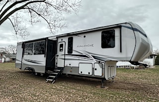 2023 Keystone RV Avalanche 390DS