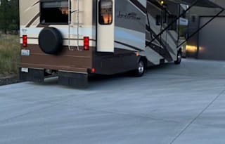 WINGER'S FLEETWOOD VACAY ON WHEELS