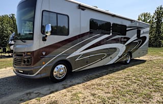 2022 Fleetwood RV Bounder 35K