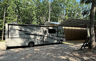 2019 Winnebago Class A RV INTENT 31P