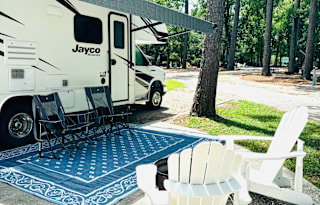 Road Trip Retreat - 2020 Jayco Redhawk Sleeps 6