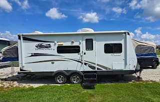 2014 Coachmen Freedom Express LTZ