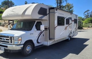 Sleeps 10, 2 Slide Outs, PRIVATE Queen, Bunkhouse