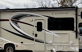2017 Thor Motor Coach Chateau 31W