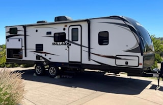 All Inclusive 8-Person Bunkhouse Retreat!!!