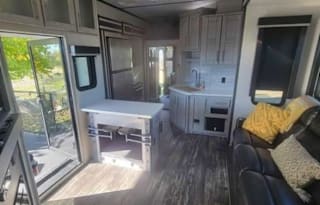 2021 Keystone RV Fuzion 424