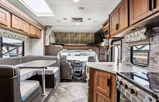 2021 Forest River Sunseeker: Spacious w/Flex Miles
