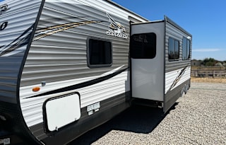 Sleeps 10 Travel Trailer - 2018 Jayco Jay Flight