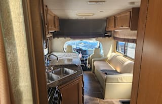 Four Winds 28A–Perfect for Your Next Adventure!