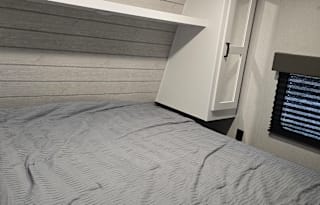 Luxury Keystone RV – Pet-Friendly Comfort