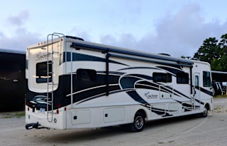 Coachmen Miranda