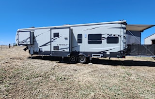 Toy Hauler 2018 Keystone RV Carbon 357