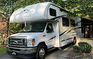 Rooster’s nest on wheels