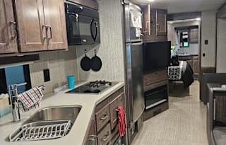 2021 Winnebago Adventurer 35F