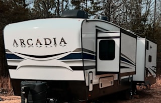 Arcadia 370 RL - Luxurious Camping